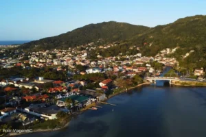 Praia da Barra da Lagoa - Ponte sobre Canal da Barra